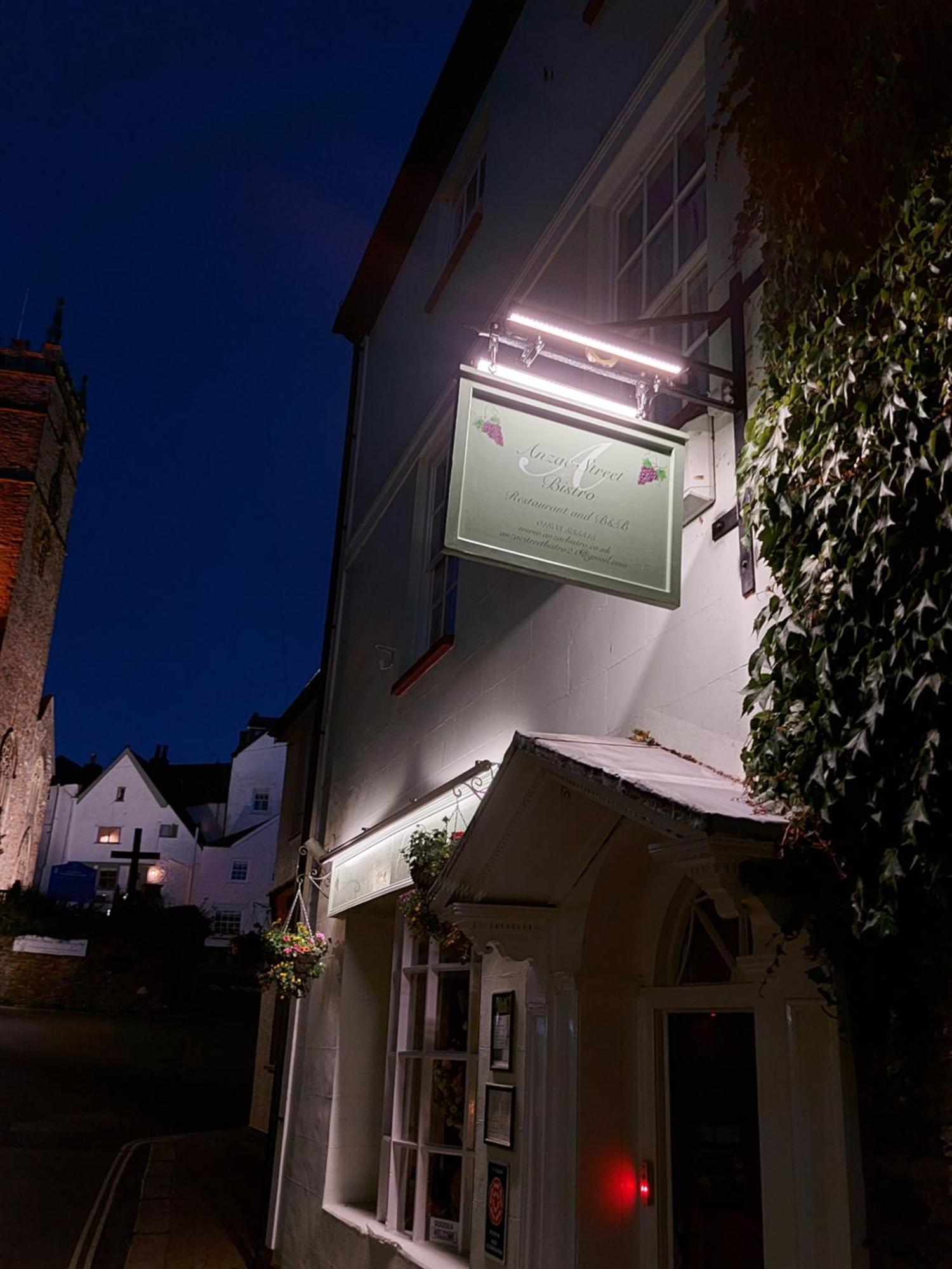 Anzac Street B+Bistro Дартмаут Экстерьер фото